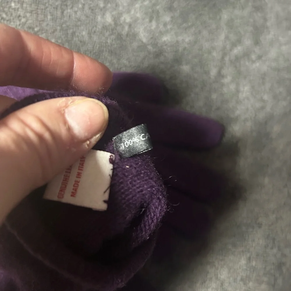 Sermoneta vintage purple 100% cashmere elbow length gloves, Women’s size M/L.